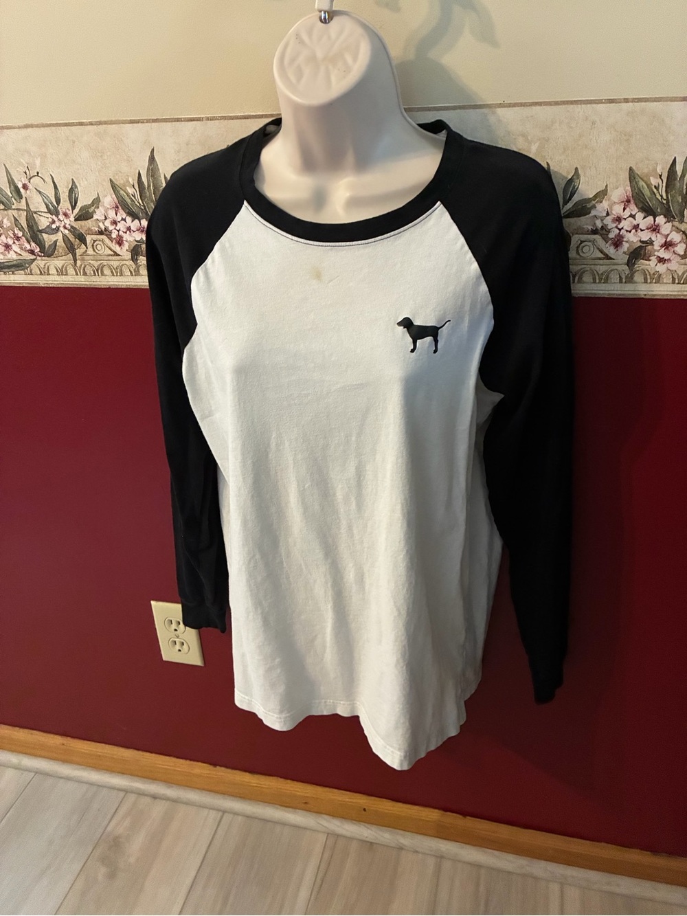 PINK Victoria's Secret Black & White Raglan Long-Sleeve Tee with Dog Logo